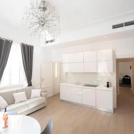 Vatican Wonderful 2br